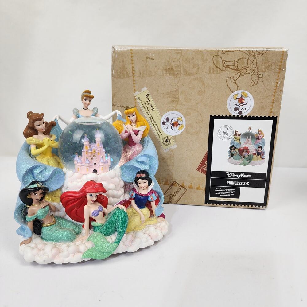 Disney Parks 6 Princesses "Once Upon A Dream" Musical Snow Globe 5.5X6" In Box